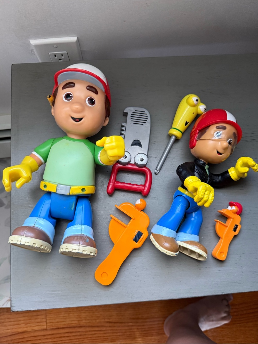 Disney Handy Manny TALKING Works And Handy Manny Motorcycle toy  figure w tools